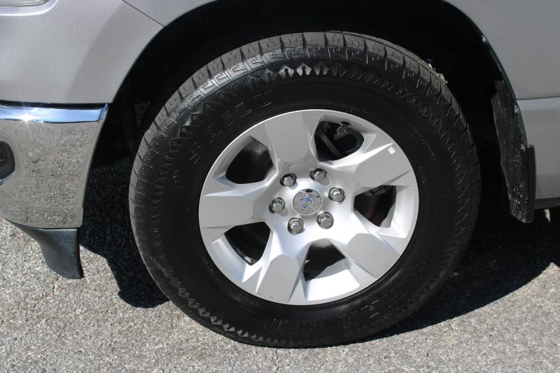 RAM 1500 Big Horn 4x2 Crew Cab 5'7" Box 2022