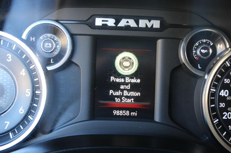 RAM 1500 Big Horn 4x2 Crew Cab 5'7" Box 2022