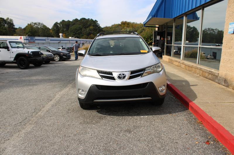Toyota RAV4 FWD 4dr XLE (Natl) 2015