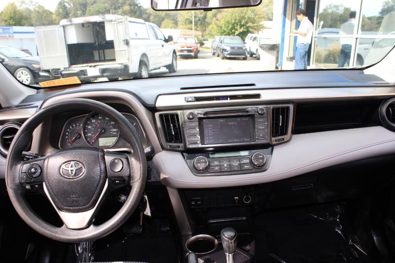 Toyota RAV4 FWD 4dr XLE (Natl) 2015