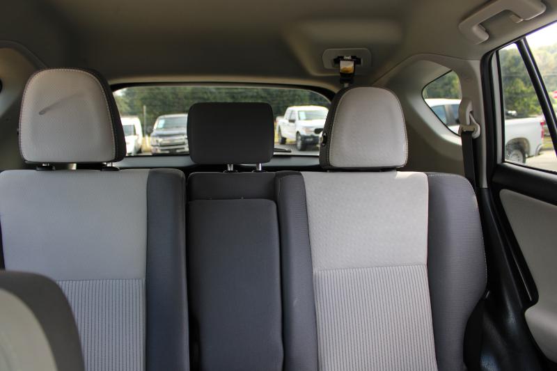 Toyota RAV4 FWD 4dr XLE (Natl) 2015