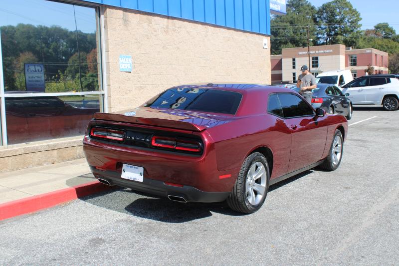 Dodge Challenger SXT RWD 2021