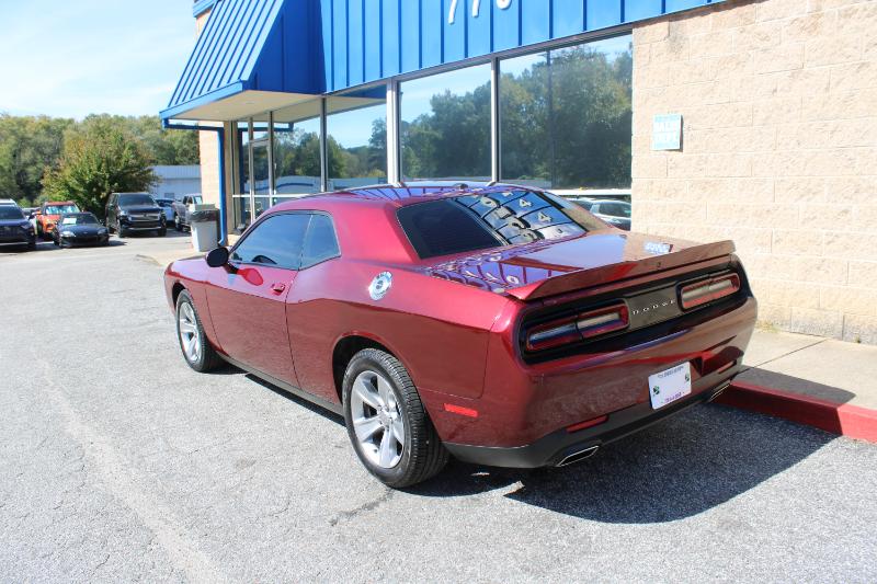 Dodge Challenger SXT RWD 2021