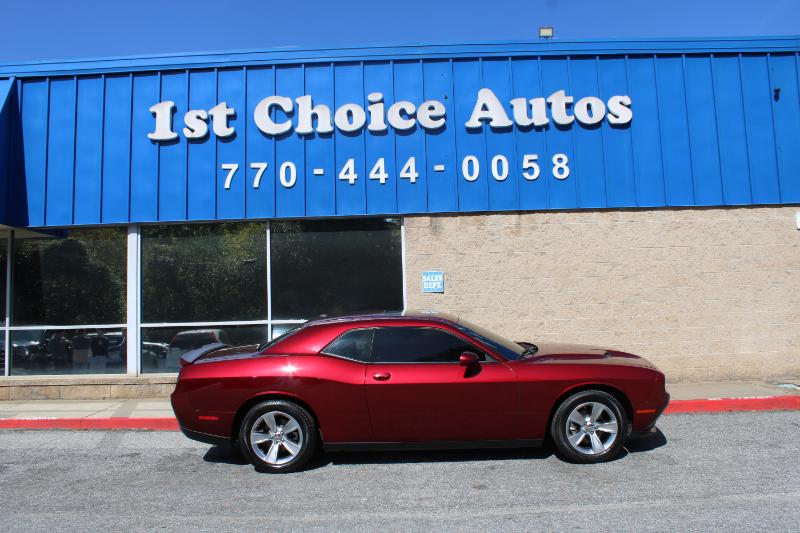 Dodge Challenger SXT RWD 2021