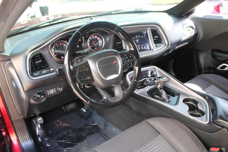 Dodge Challenger SXT RWD 2021