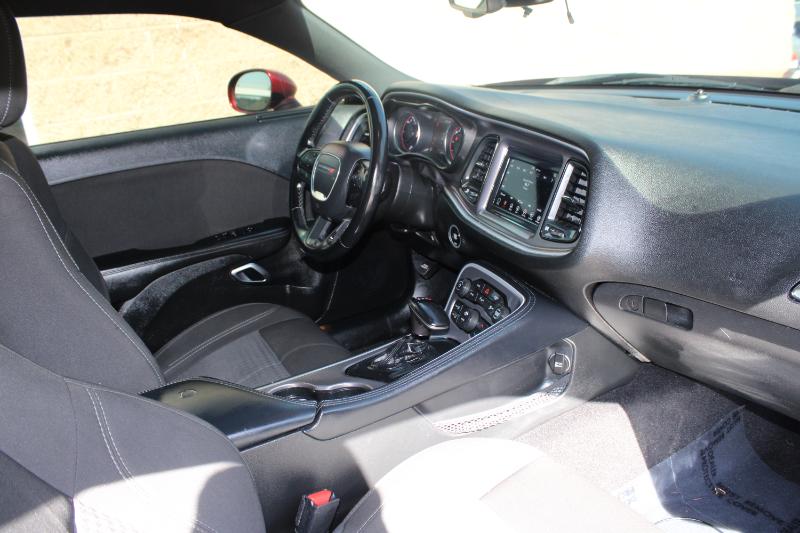 Dodge Challenger SXT RWD 2021