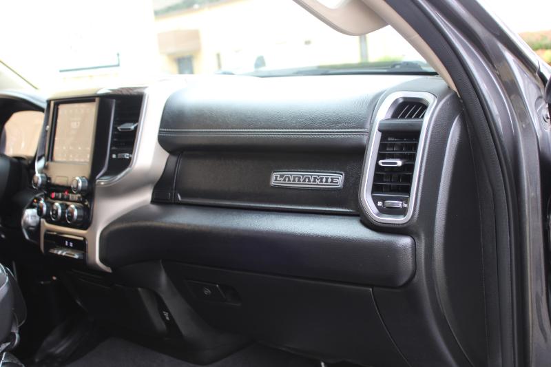 RAM 1500 Laramie 4x2 Crew Cab 5'7" Box 2019