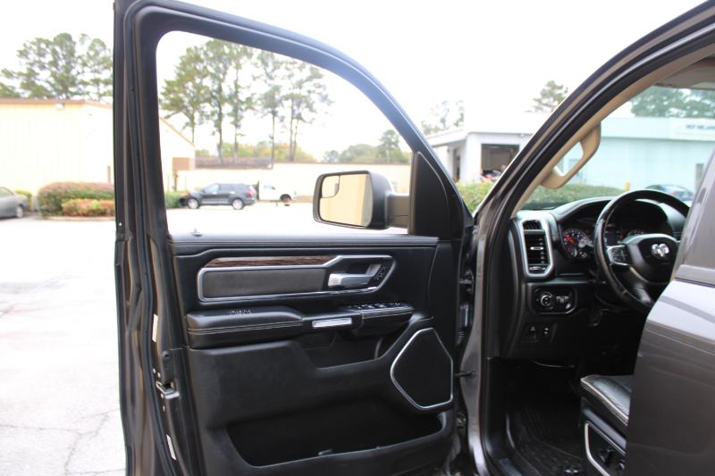 RAM 1500 Laramie 4x2 Crew Cab 5'7" Box 2019