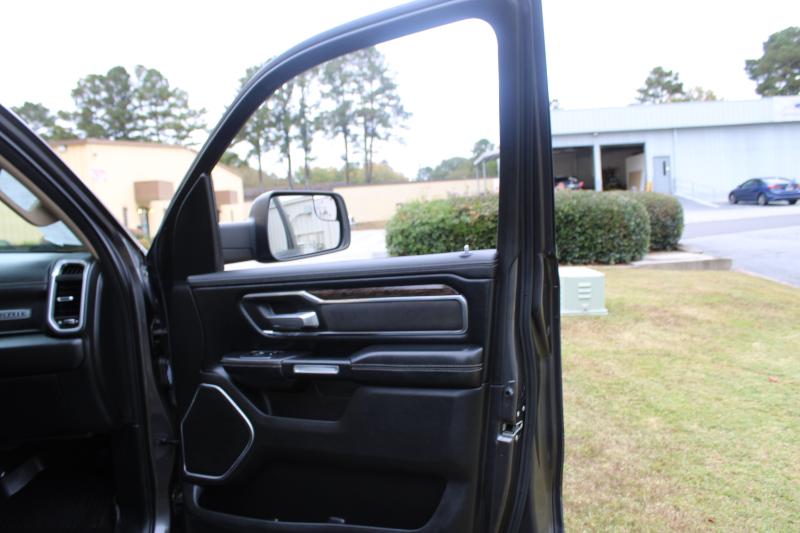 RAM 1500 Laramie 4x2 Crew Cab 5'7" Box 2019