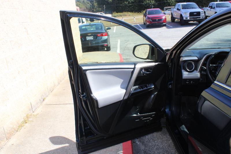 Toyota RAV4 Adventure AWD (Natl) 2018