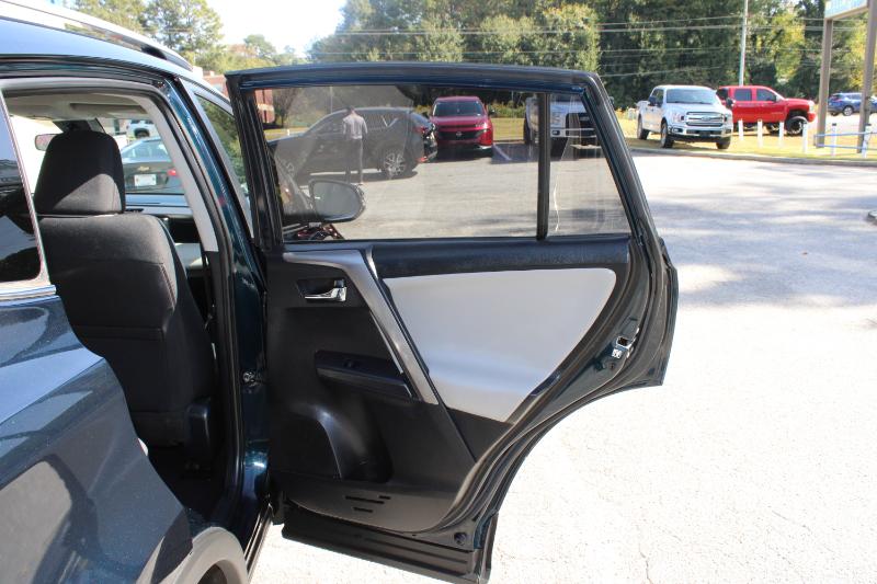 Toyota RAV4 Adventure AWD (Natl) 2018