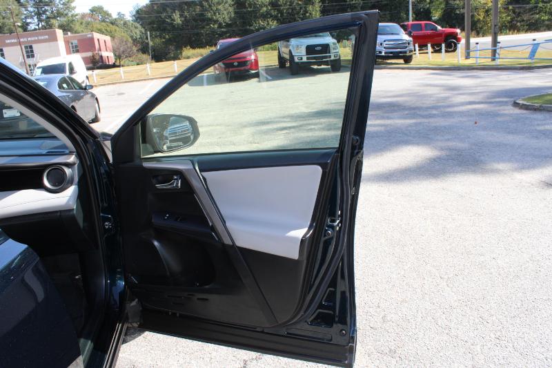 Toyota RAV4 Adventure AWD (Natl) 2018