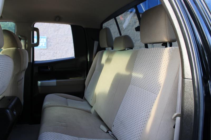 Toyota Tundra 2WD Double 145.7" 5.7L V8 SR5 (Natl 2007