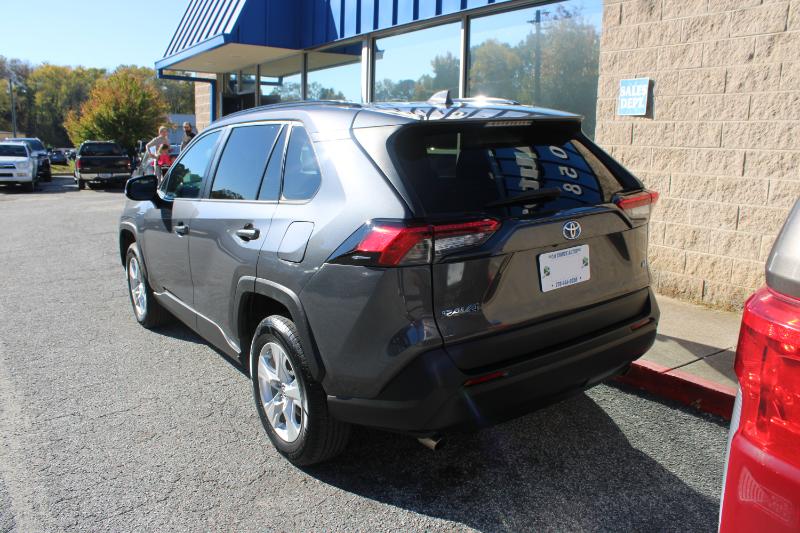 Toyota RAV4 Hybrid LE AWD (Natl) 2019