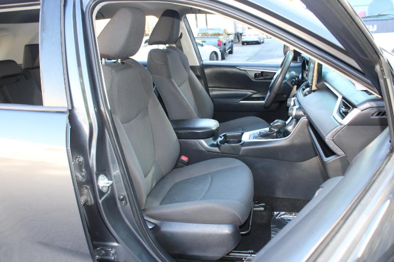 Toyota RAV4 Hybrid LE AWD (Natl) 2019