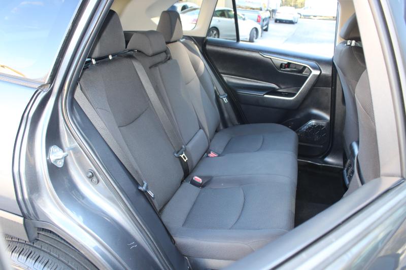 Toyota RAV4 Hybrid LE AWD (Natl) 2019