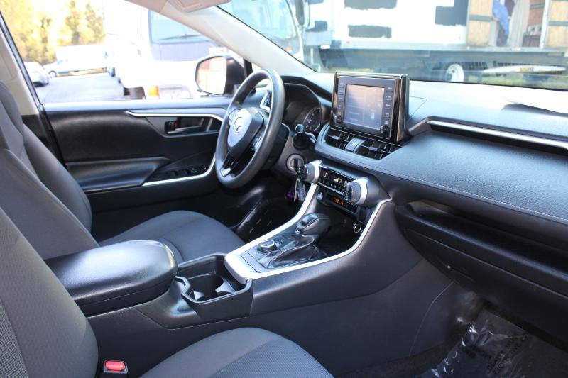 Toyota RAV4 Hybrid LE AWD (Natl) 2019