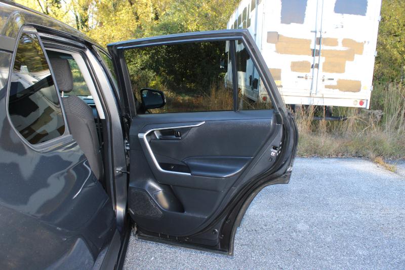 Toyota RAV4 Hybrid LE AWD (Natl) 2019