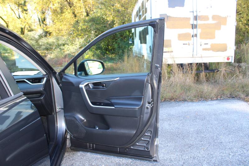 Toyota RAV4 Hybrid LE AWD (Natl) 2019