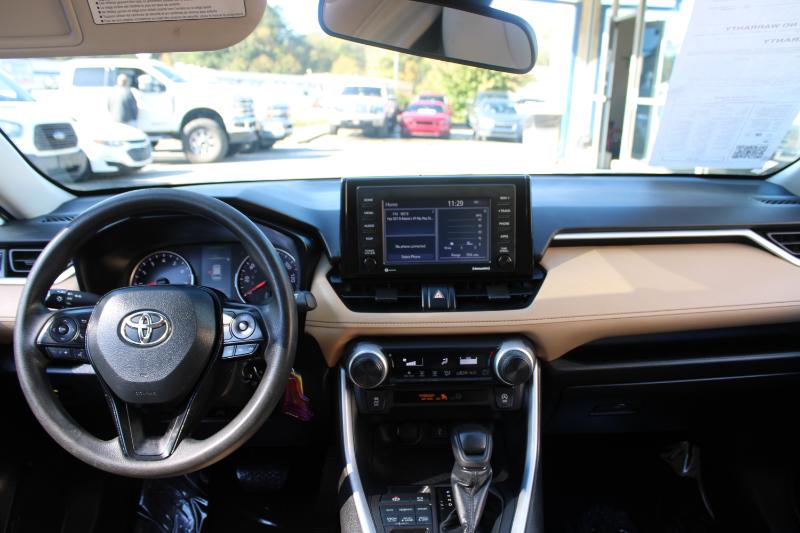 Toyota RAV4 LE AWD (Natl) 2022