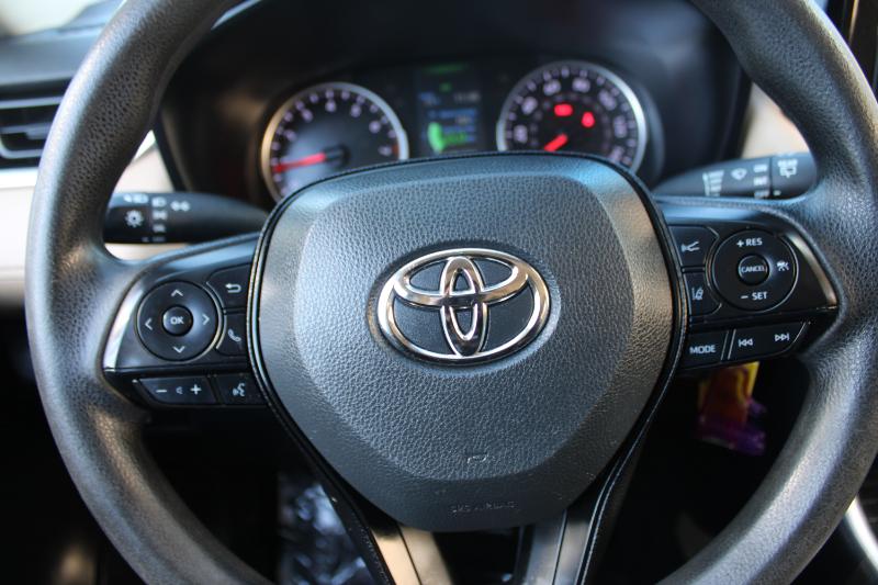 Toyota RAV4 LE AWD (Natl) 2022