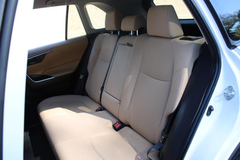 Toyota RAV4 LE AWD (Natl) 2022