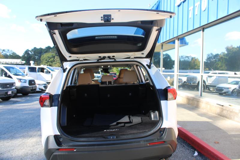 Toyota RAV4 LE AWD (Natl) 2022