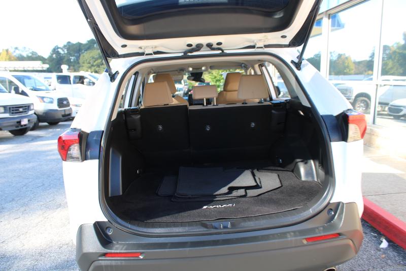 Toyota RAV4 LE AWD (Natl) 2022