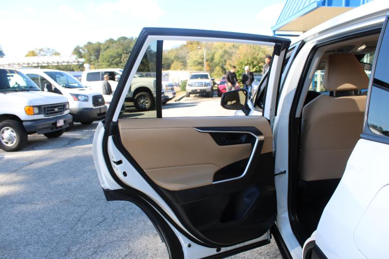 Toyota RAV4 LE AWD (Natl) 2022