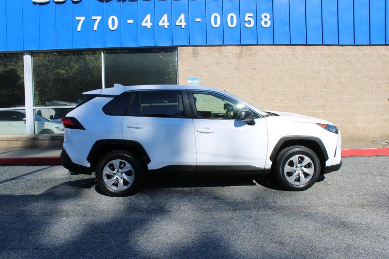 Toyota RAV4 LE AWD (Natl) 2022