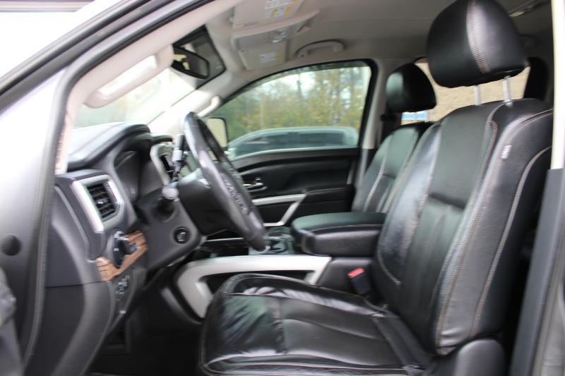 Nissan Titan 4x4 Crew Cab SL 2017