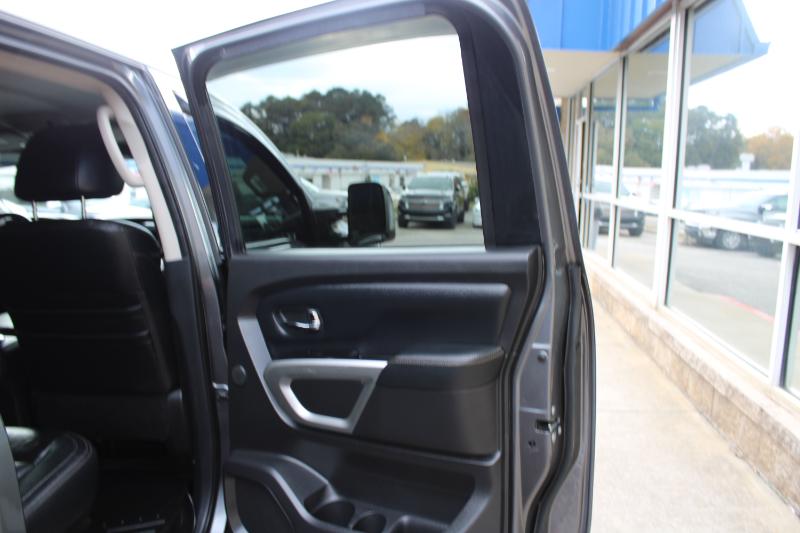 Nissan Titan 4x4 Crew Cab SL 2017