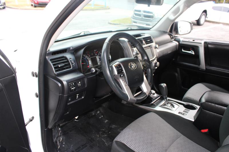 Toyota 4Runner SR5 4WD V6 2019