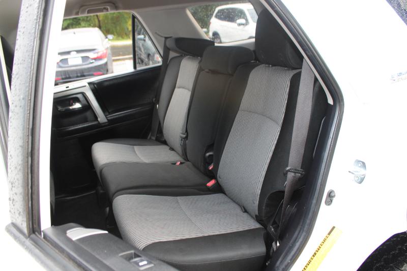 Toyota 4Runner SR5 4WD V6 2019