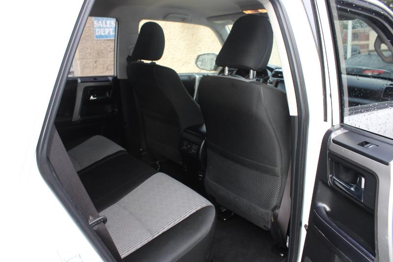 Toyota 4Runner SR5 4WD V6 2019