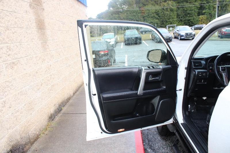 Toyota 4Runner SR5 4WD V6 2019