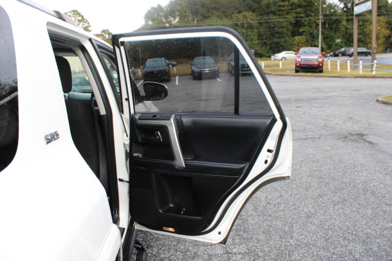 Toyota 4Runner SR5 4WD V6 2019