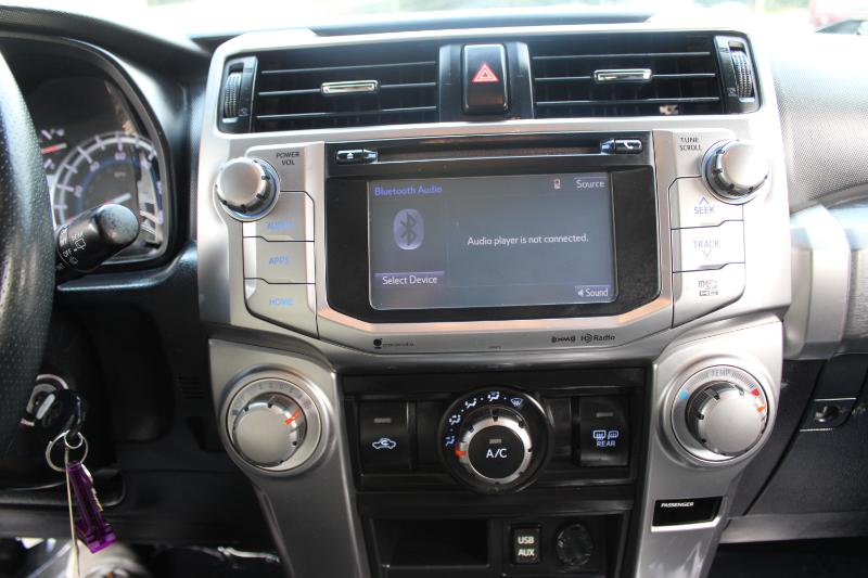 Toyota 4Runner SR5 4WD V6 2019