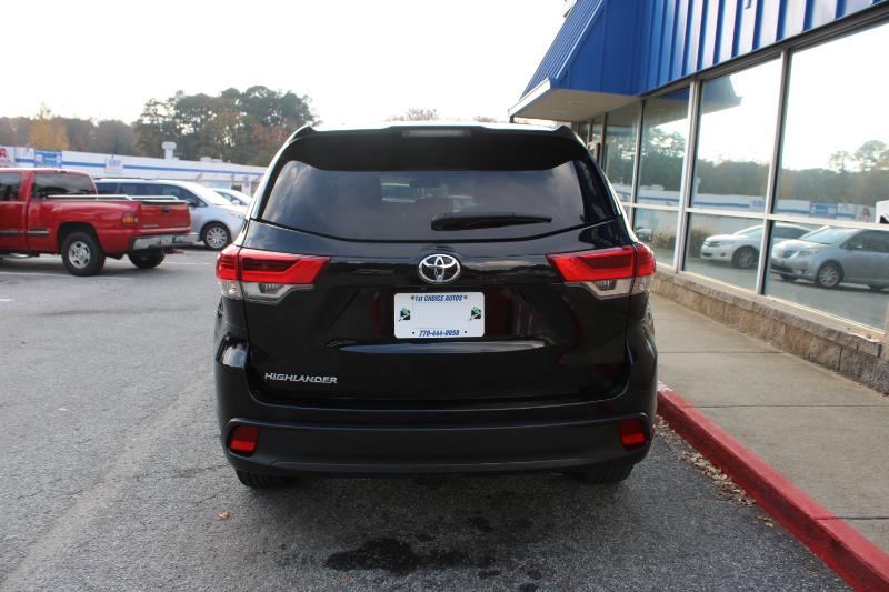 2019 Toyota Highlander LE Plus photo 4