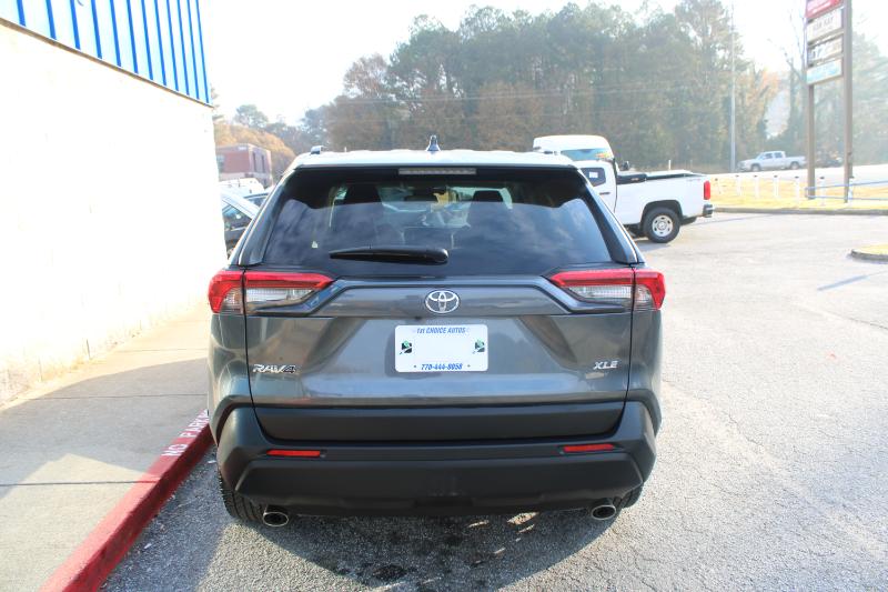 2020 Toyota RAV4 XLE Premium photo 4