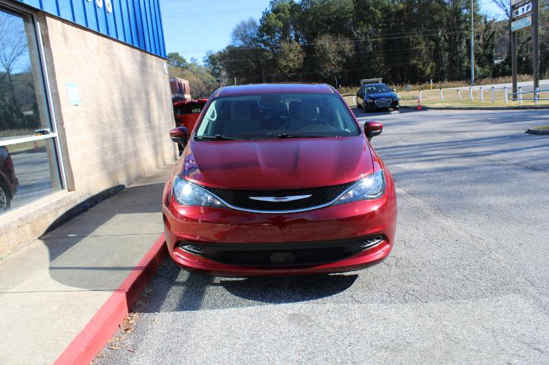 2021 Chrysler Voyager LX photo 2