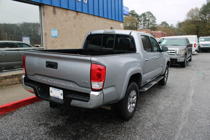 Toyota Tacoma TRD Off Road Double Cab 5' Bed V6 4x2 AT (Natl) 2017