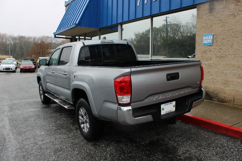 Toyota Tacoma TRD Off Road Double Cab 5' Bed V6 4x2 AT (Natl) 2017