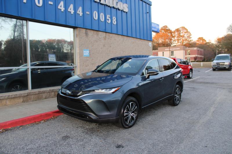 2024 Toyota Venza photo 2