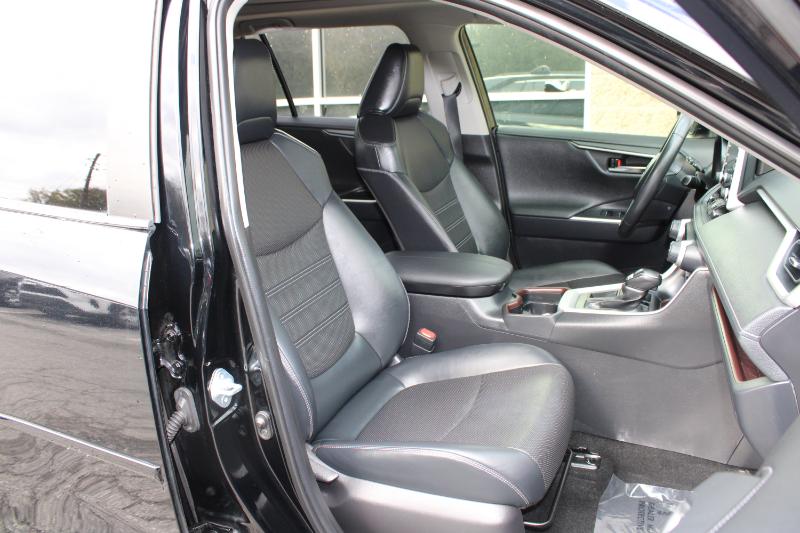 Toyota RAV4 Limited FWD (Natl) 2021