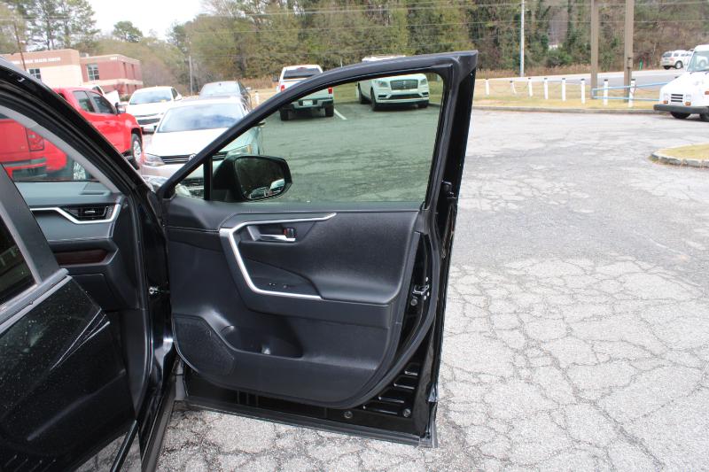 Toyota RAV4 Limited FWD (Natl) 2021