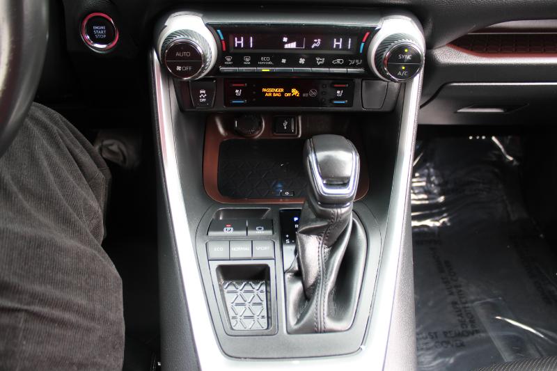 Toyota RAV4 Limited FWD (Natl) 2021