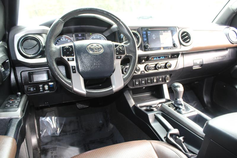 Toyota Tacoma Limited Double Cab 5' Bed V6 4x4 AT (Natl) 2017