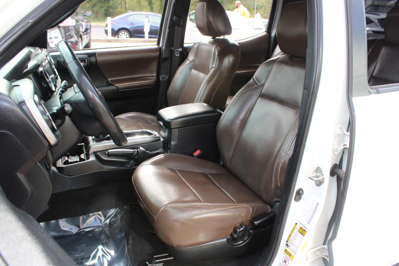 Toyota Tacoma Limited Double Cab 5' Bed V6 4x4 AT (Natl) 2017