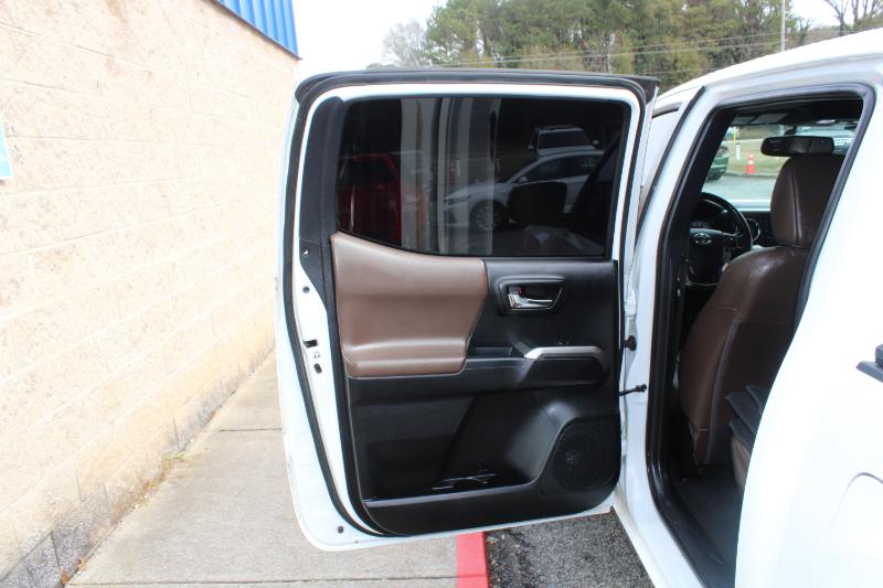 Toyota Tacoma Limited Double Cab 5' Bed V6 4x4 AT (Natl) 2017